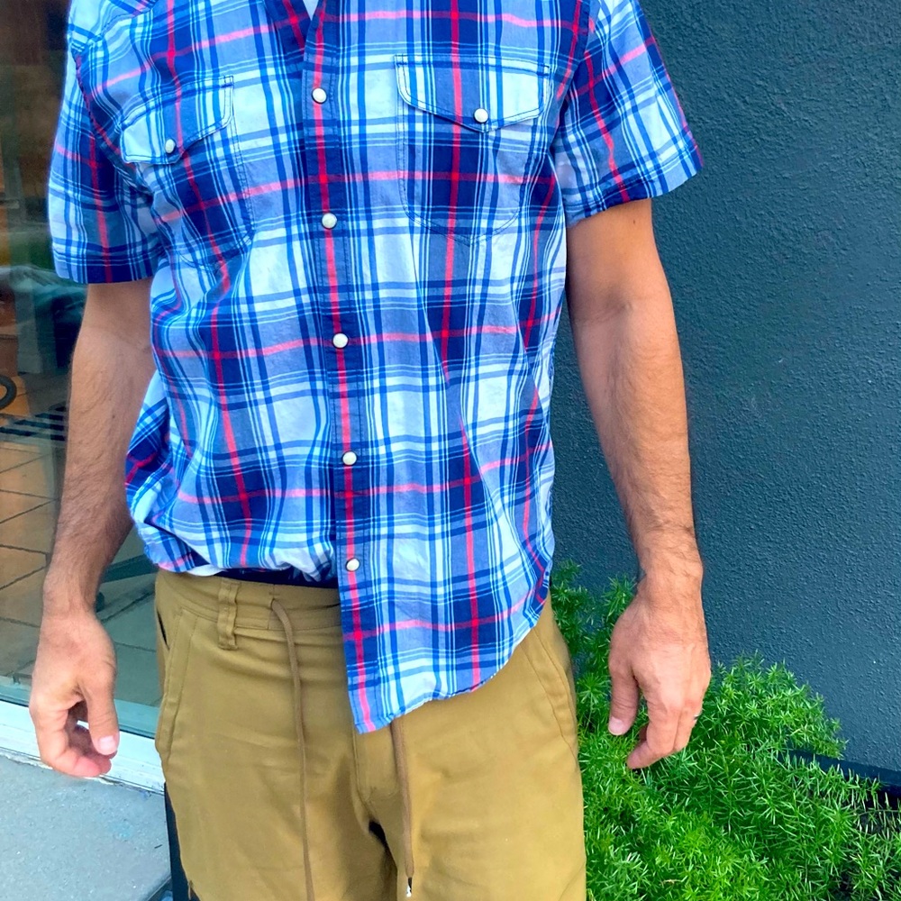 Lucky Brand men’s size large plaid short sleeve shirt